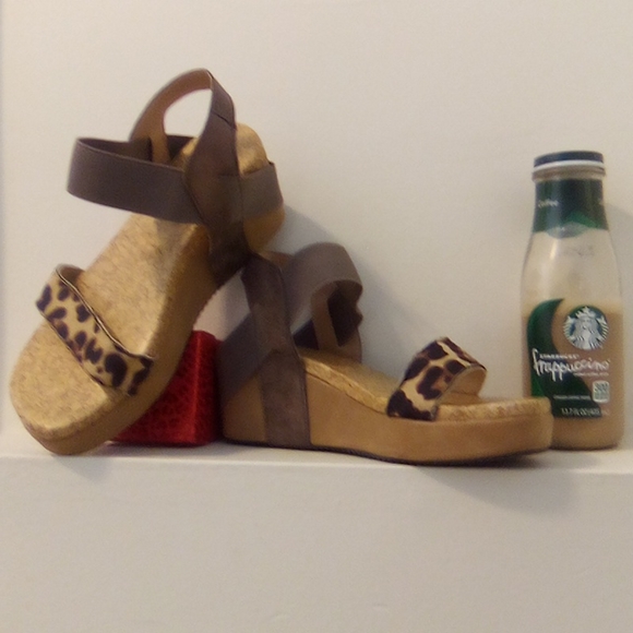 Trendy Semi Platform  Leopard Print Sandals Stretch Strap - Picture 4 of 14